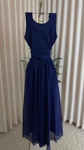 فستان سهره ناعم نيلي مطرز بترتر