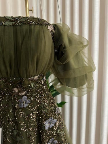 فستان سهره زيتي باكمام قصيره