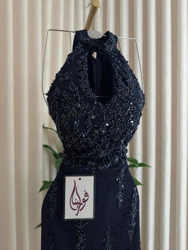 فستان سهره كحلي مطرز بالكامل