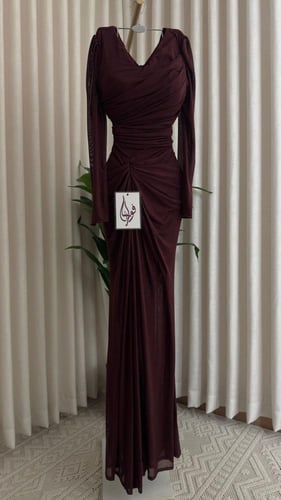 فستان ناعم مزين بفصوص لامعه بالكامل