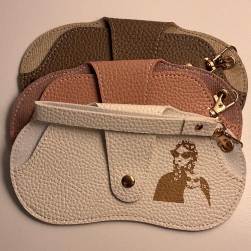 محفظة نظارات