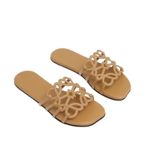 سليبر لويفي Petal Anagram slide in calfskin