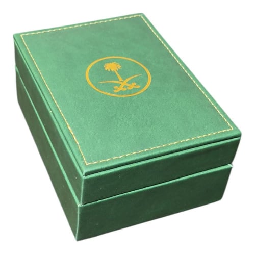 علبة جلد تفصيل خاص بكرستاله حجم ٢.٥ مل ( سيفين ونخ...