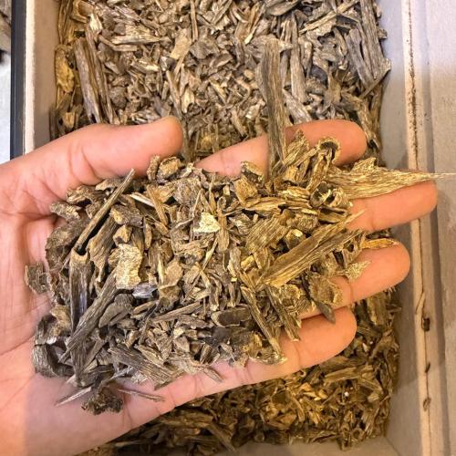 100 جرام من العود الهندي البادية (موري وفصفص)