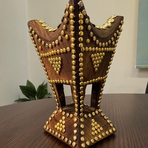 مبخرة حائلية من خشب الأثل( قمور بارزة)