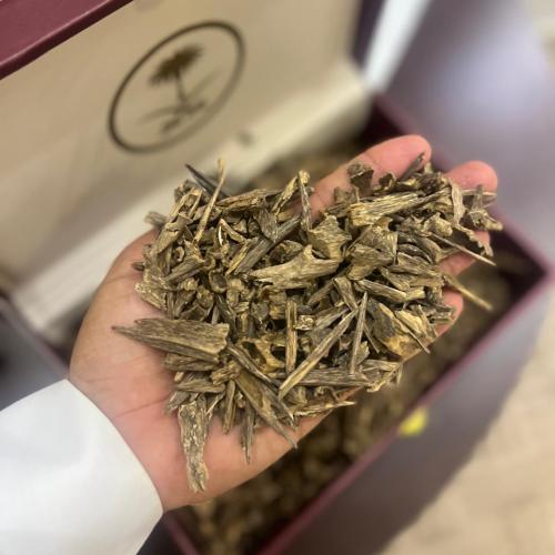 ١٠٠ جرام من دقة وفصفص عود هندي البادية