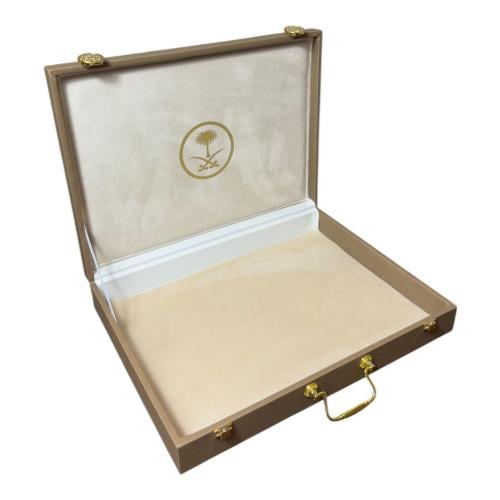 شنطة جلد سيفين ونخلة فلات جنيهات حجم كيلو
