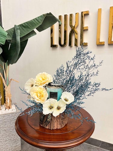 Flower vase & candle