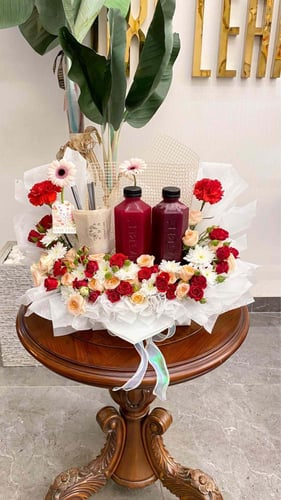 Flowers & cake