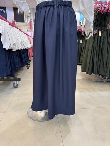تنورة مدرسية W136