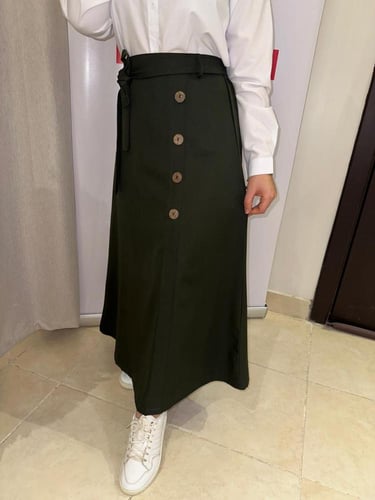 تنورة مدرسية W130
