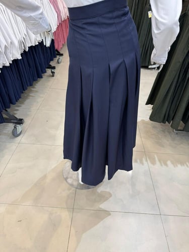 تنورة مدرسية W114