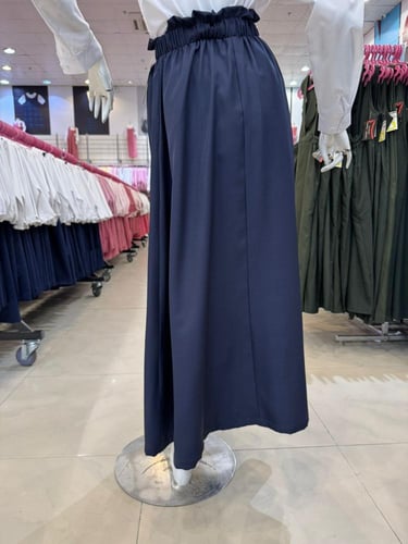 تنورة مدرسية W126