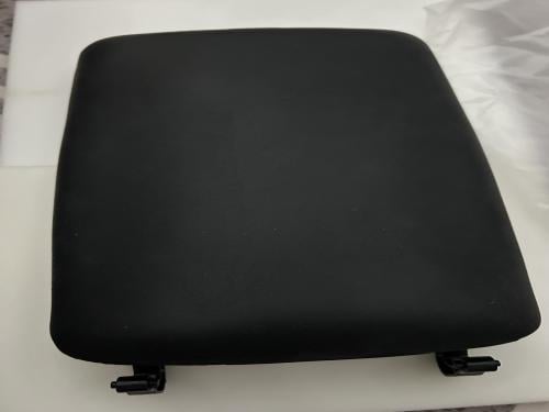 تكاية كابرس. ولومينا لون اسود