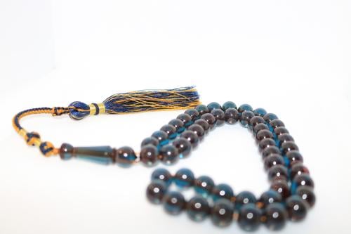 زعفراني باللون التركوازي الأزرق