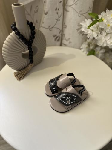 حذاء شرقي أطفـال