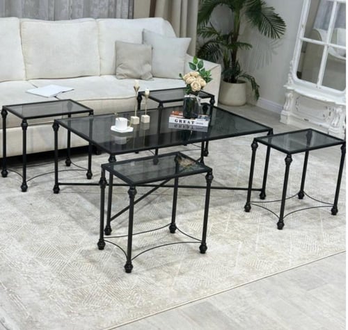 طقم طاولات ضيافه أنيق مع 4 طاولات خدمه --بسطح زجاج...