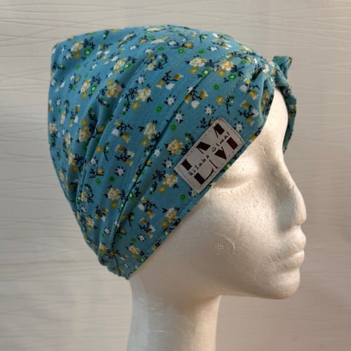 القبعه المبطنه - لون سماوي مورد