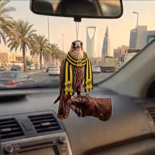 تعليقه الصقر مع شعار نادي الاتحاد