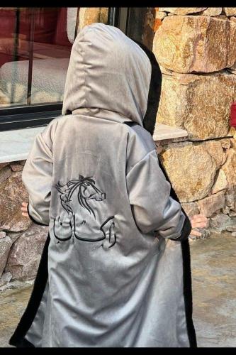 فروه شتوية للأطفال بالاسم لون رمادي