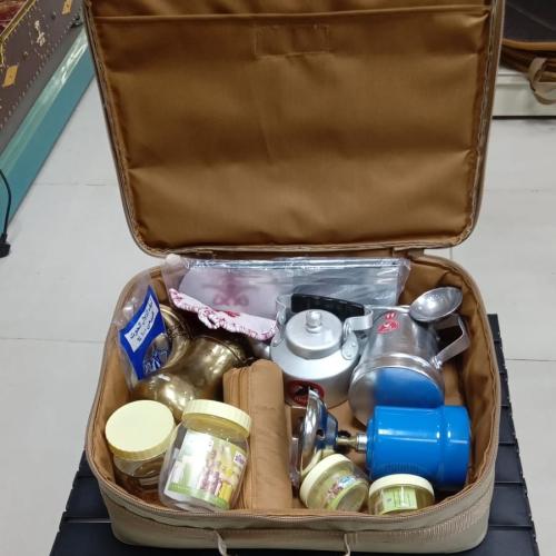 شنطة عزبة شاهي وقهوة مكتملة