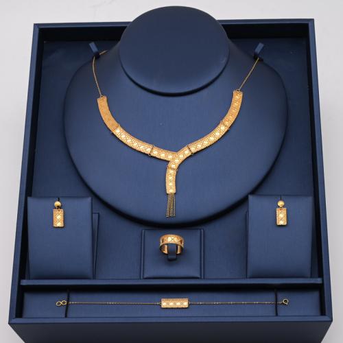 طقم ذهب عيار 21  - AL44