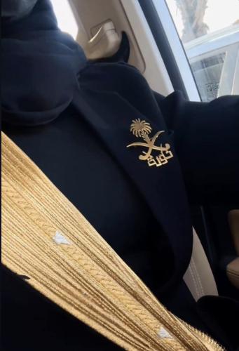 بروش بالاسم مع سيفين ونخلة