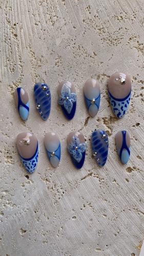 Blue nails set