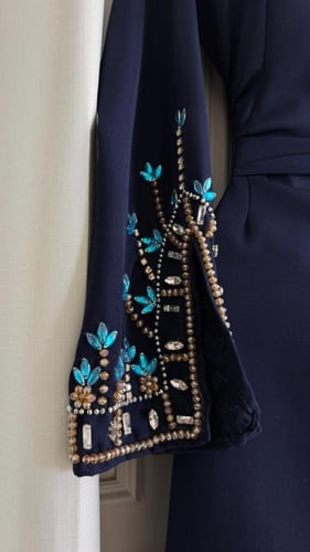 فستان أسماء