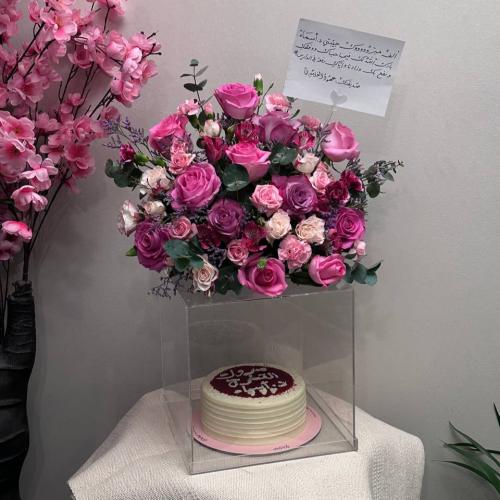 صندوق اكريليك مع كيكة ريد فليفت