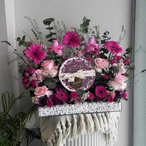 ستاند بنك روز مع شوكولاتة هانوفريان