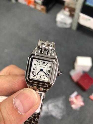 ساعة بانثر كارتير ستيل سيلفر مقاس m