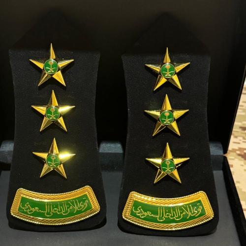 نقيب ( قوى الامن الداخلي )