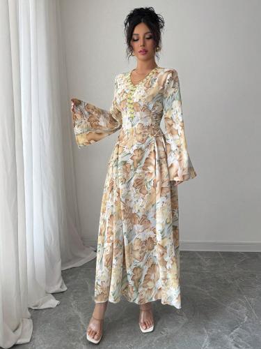 فستان نسائي أنيق بقصة مخصرة