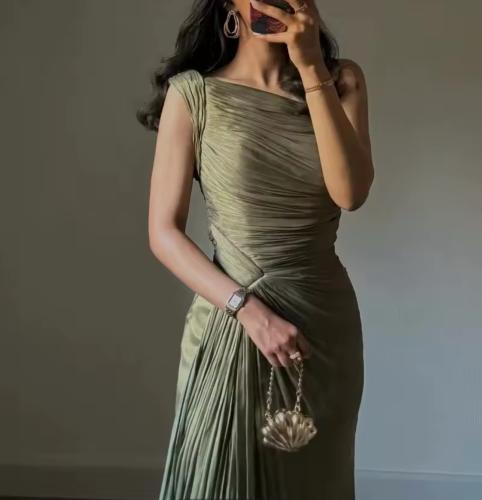 فستان المناسبات و حفلات الزواج ، ملابس نسائية 2025
