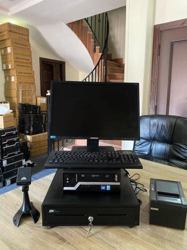 كمبيوتر مكتبي DELL +طابعة فواتير+ قارئ باركود+درج...