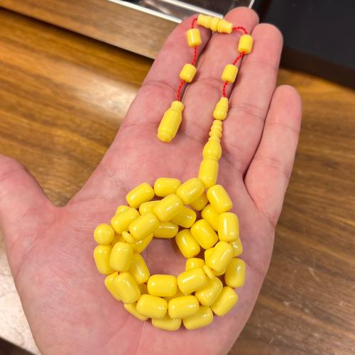 سبحة ضومنة لون ليموني مغلف