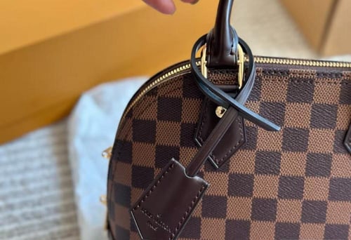 LOUIS VUITTON-Lv
