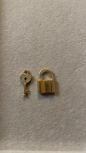 خرز قفل مفتاح مطلي