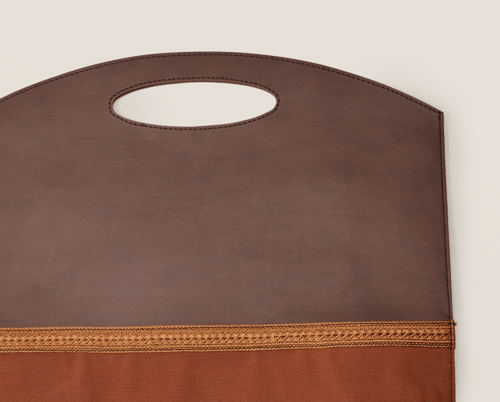 حقيبة تراثنا - جلد وقماش تصميم البشت