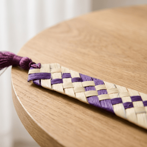 فاصل كتب السعف | بنفسجي