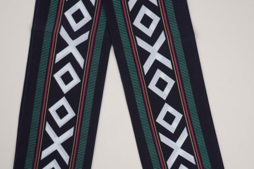 وشاح حرير | نقوش السدو | أسود