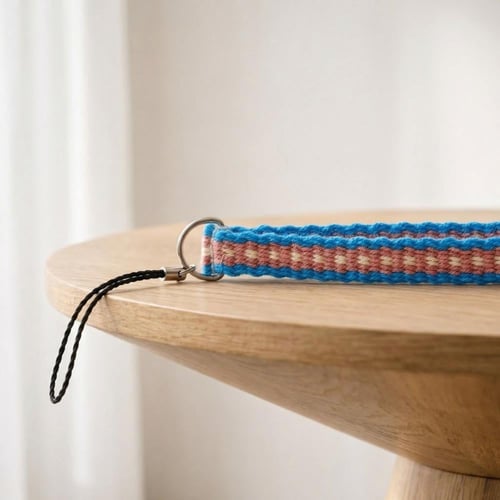 تعليقة جوال السدو - اللون السماوي