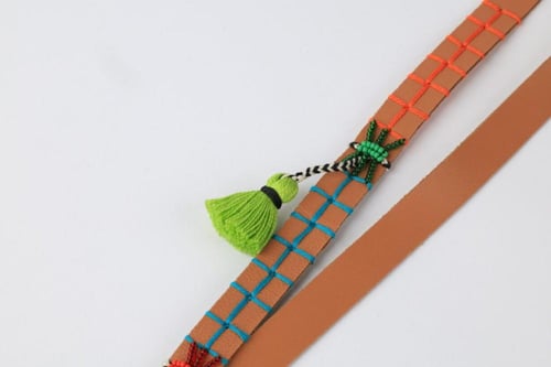 حامل للكرت « شهلاء »