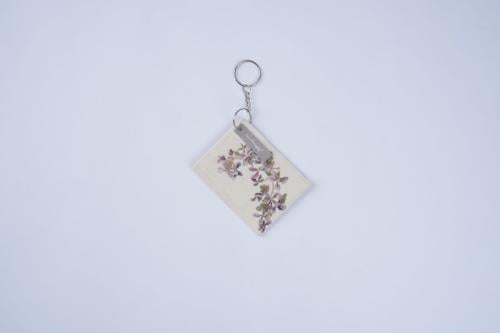 ميدالية قماشية | تصميم الخزامى