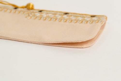 حافظة نظارة بشت مطرز - بيج