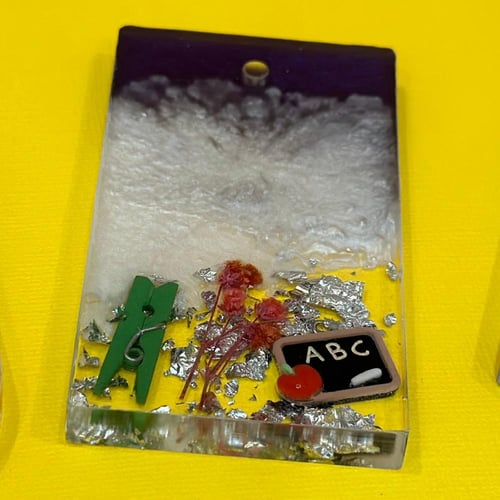 قلادة سيارة ريزين