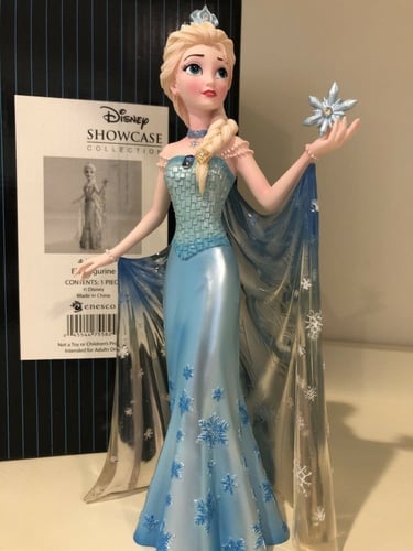 Enesco Disney Showcase Queen Elsa Resin