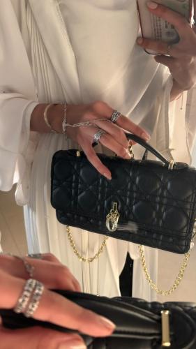 شنطه ديور Dior الأكثر طلبأ
