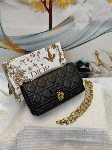 شنطه ديور Dior الأكثر طلبأ